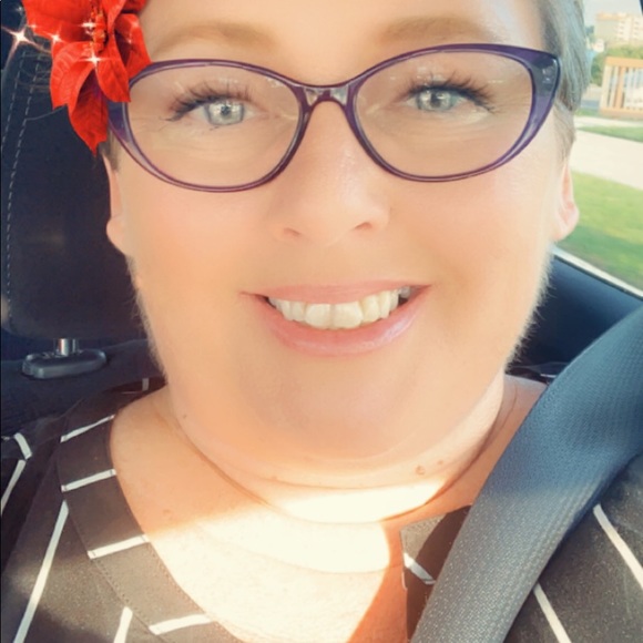 Meet your Posher, Jennifer - Picture 1 of 1